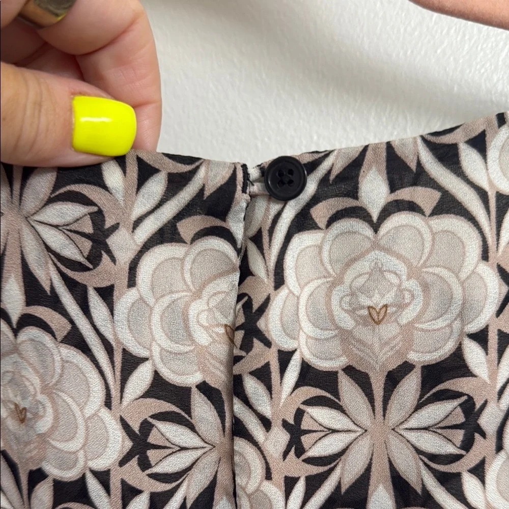 LOFT Black and White Graphic Blouse Relaxed Fit - Picture 5 of 6